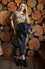 Купить камуфляж для девушки - Магазин тельняшек.ру 8-800-700-93-18 Футболка камуфляж мультикам в Магазине тельняшек