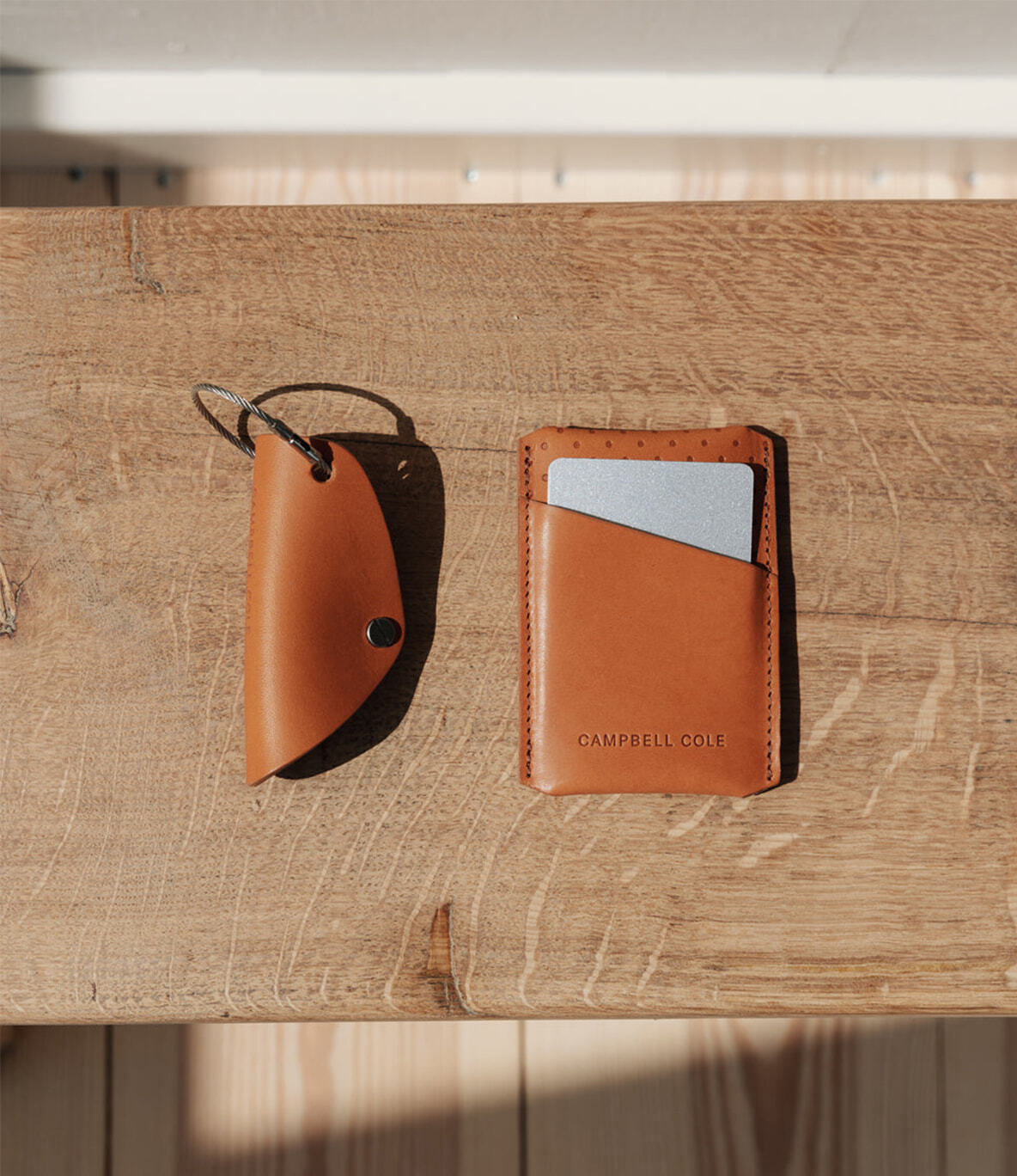 Campbell Cole Simple Card Holder Tan — картхолдер из кожи