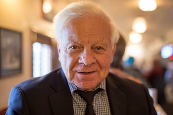 Холлис Джеймс