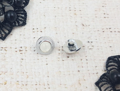 Пуговицы блузочные, d 1,3 см, на ножке