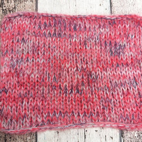 Смотка с бэби сури альпакой и кидмохером 250 розовый с серебром