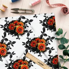 Ткань саржа цветы с черными листиками