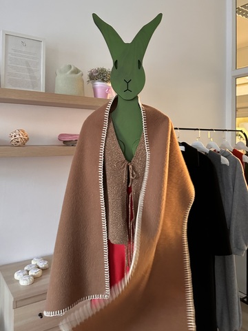 Жилет в стиле Hand Made из 100% мериноса бежевый с люрексом