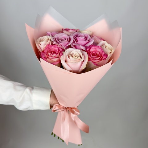Букет цветов из 11 нежно-розовых роз Россия микс
