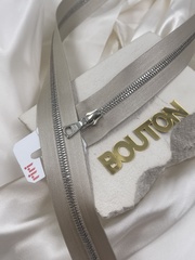 Молния металл Riri, на атласной тесьме, 4 мм, цвет 2230, бежевый