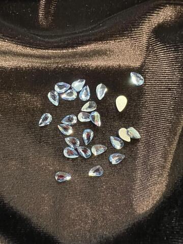 Стеклянные стразы  (5,5*8мм) 25шт, цвет св. голубой