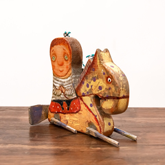Деревянная статуэтка 