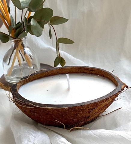 Свеча натуральная из кокосового воска в кокосовой скорлупе, 200 мл