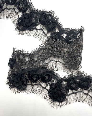 Тесьма кружевная с вышивкой лентами, цвет чёрный, 70 мм