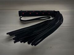Черная замшевая плеть с красными точками на рукояти Red dot Princess - 43 см. - 