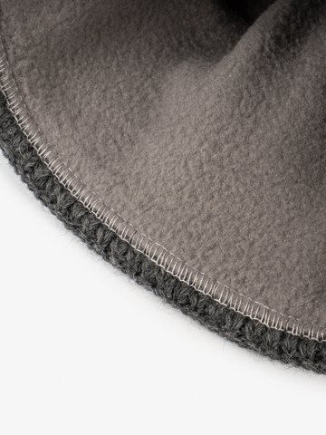 Утеплённая шапка «7 Русских Медведей» с флисовой подкладкой, серого цвета с серым рисунком / Распродажа