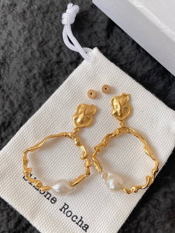 Серги Simone Rocha