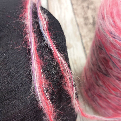 Смотка с бэби сури альпакой и кидмохером 250 розовый с серебром