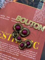 Пуговицы бронзовые неровной формы с розовым (красным) камнем
