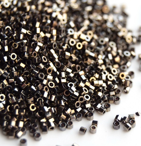 DBC-0254 Бисер цилиндрический шестиугольный Миюки делика кат 11/0 Состаренное серебро / Delica cut 11/0 Galvanized Tarnished Silver