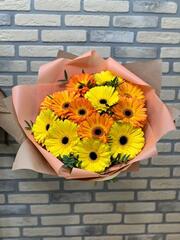 Букет из 13 гербер в пленке