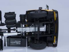 MAZ-6422 truck tractor 1989 late cab yellow 1:43 AutoHistory (AIST)