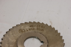 Фреза отрезная дисковая по металлу 100х3.5х27мм. z=40 Р6М5 СССР со шпонкой