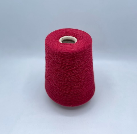 Бобинная пряжа (пр.Италия),1400м/100гр, 80%шерсть, 20%полиамид, цвет- Красно-малиновый, арт.31600