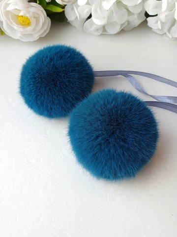 Eco-fur pompoms, 6 cm, color Arctic fox, 2 pieces