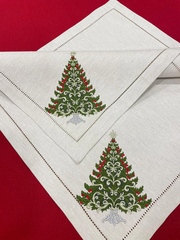 Новогодняя салфетка с вышивкой