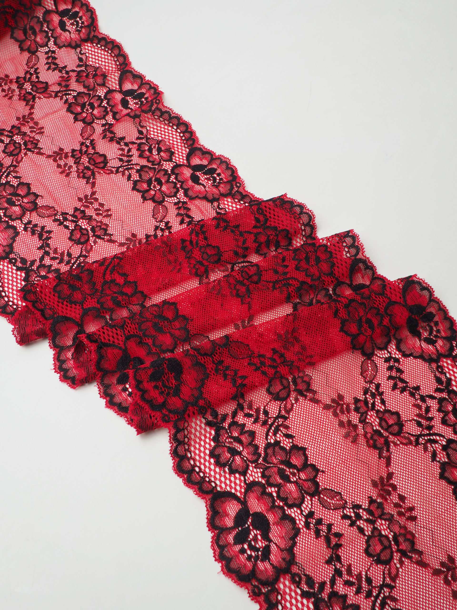 Эластичное кружево красное с черным ширина 22 см ОТРЕЗЫ