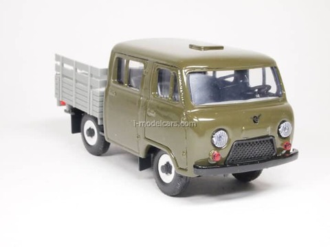 UAZ-39094 Farmer (green) Agat Mossar Tantal 1:43