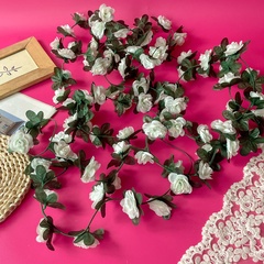 Лиана с Розами, 45 голов на лиане, Белые розы, длина одной лианы 2,37 м, набор 2 лианы