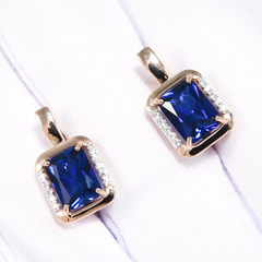 724433 - Серьги из золота с корундами сапфировыми (синт.) и фианитами