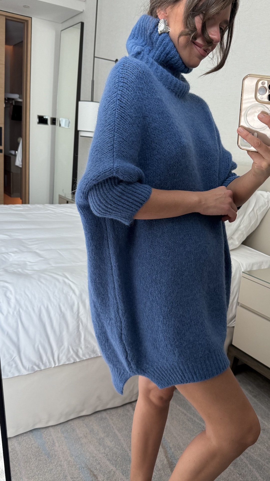 Свитер с коротким рукавом и высоким горлом