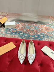 Louis Vuitton Met Flat Ballerina