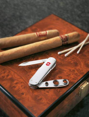 Нож Victorinox Cigar Cutter 74мм 5 функций серебро (0.6580.16)