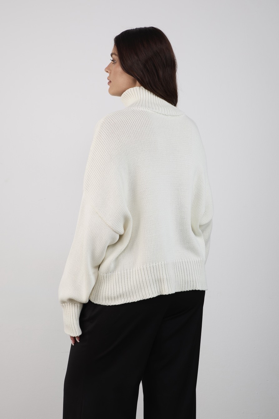 Свитер вязаный, молочный