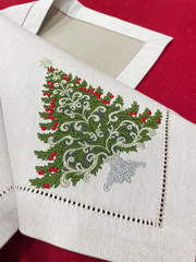 Новогодняя салфетка с вышивкой