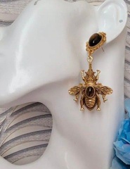 Серьги длинные с подвесками МУХИ в стиле Askew London