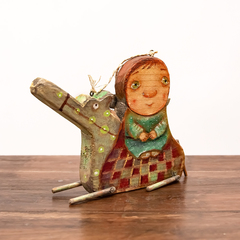 Деревянная статуэтка 