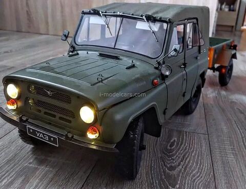UAZ-469 with trailer 1:8 DeAgostini fully assembled