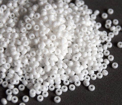 RR-0402 White Opaque