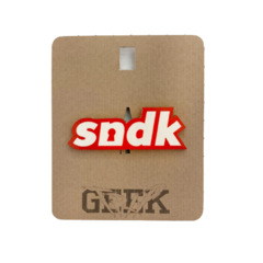 Деревянный значок SNDK Лого