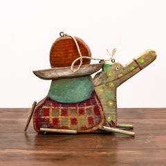 Деревянная статуэтка 