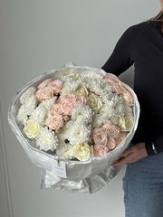 Букет сборный в кремовых оттенках размер L