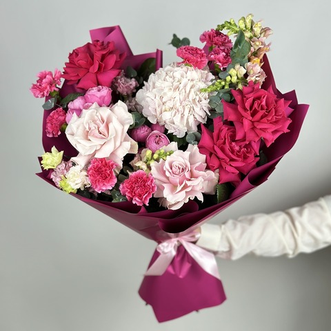Букет с розово-малиновыми розами (L)