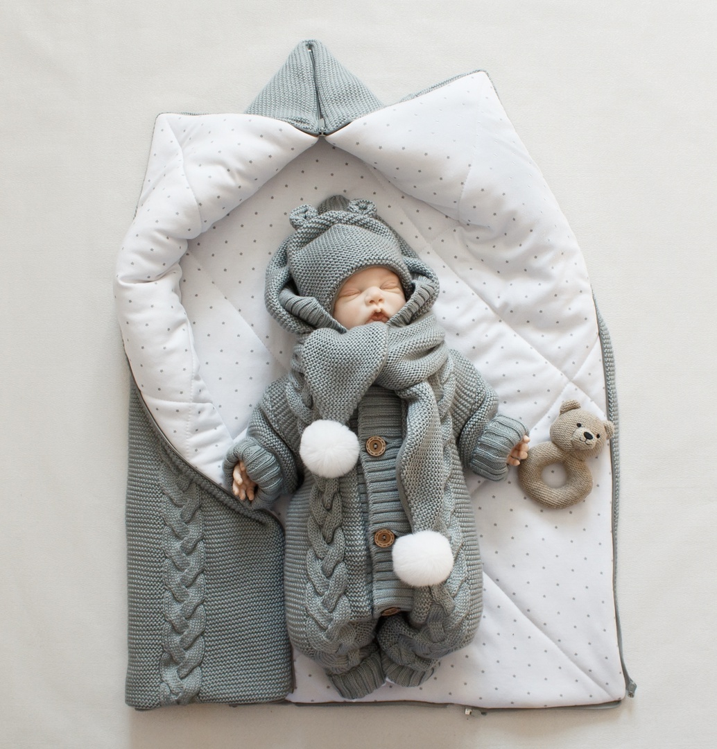 Одежда на зиму для новорожденных: конверт или комбинезон? | Блог пластиковыеокнавтольятти.рф