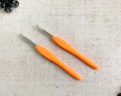 Крючки для вязания с резиновой ручкой 4,5 мм