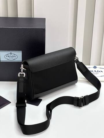 Сумка-мессенджер PRADA из нейлона и сафьяна