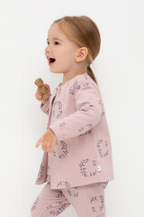 жакет  для девочки  КР 302641/розово-сиреневый,веточки к523