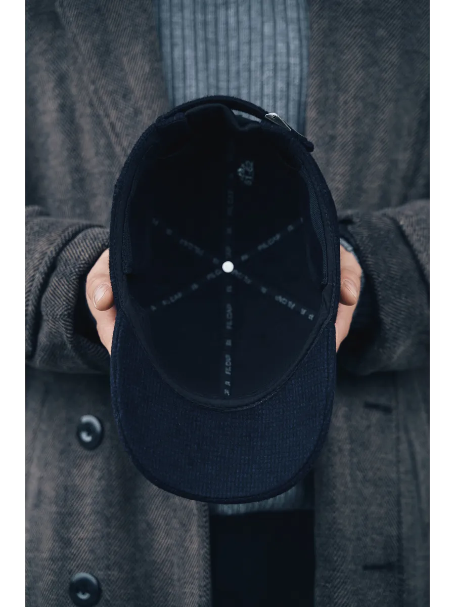 Кепка утепленная с ушками драповая