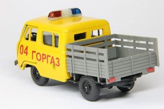 UAZ-39094 Farmer doors opens (GorGaz) Agat Mossar Tantal 1:43