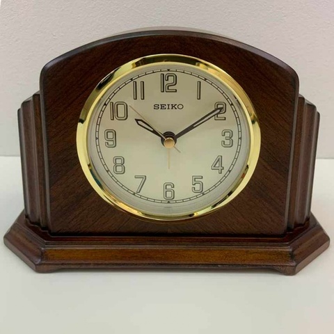 Настольные часы-будильник Seiko QXE043