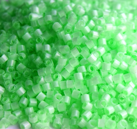 DB-1858 Бисер цилиндрический Миюки делика 11/0 Ментоловый зеленый шелк, окрашен внутри /Miyuki delica 11/0 Silk Inside Dyed Mint Green